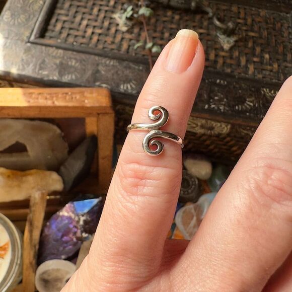 Sterling Silver Double Twirl Toe Ring - Picture 3 of 5